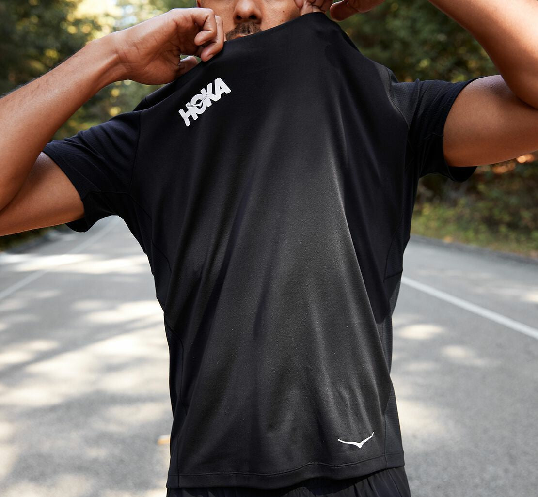 HOKA|Men's Performance Short Sleeve Black