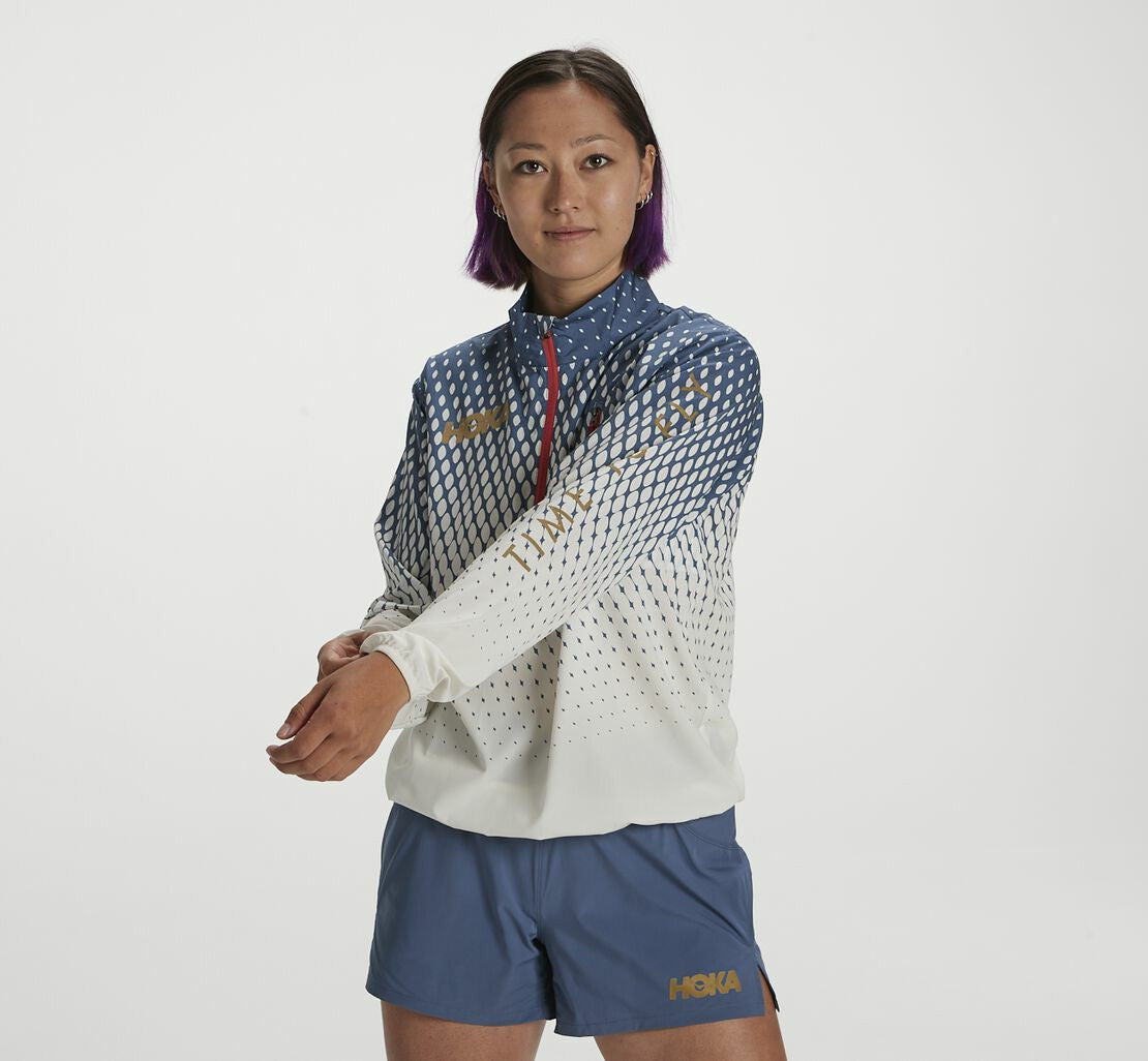 HOKA|Women's Wind-Resistant Jacket Tofu / Vintage Indigo