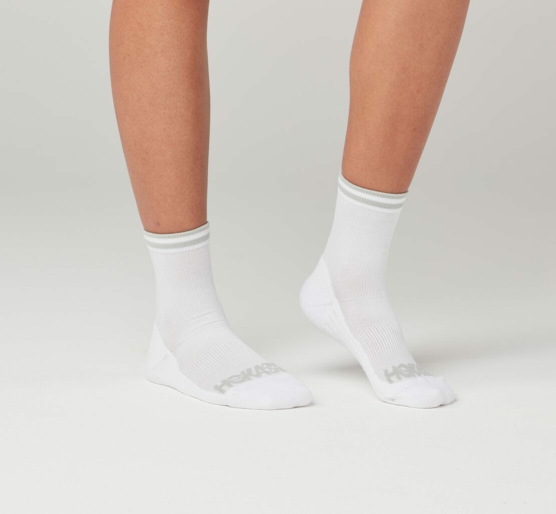 HOKA|All Gender Performance Crew Sock White