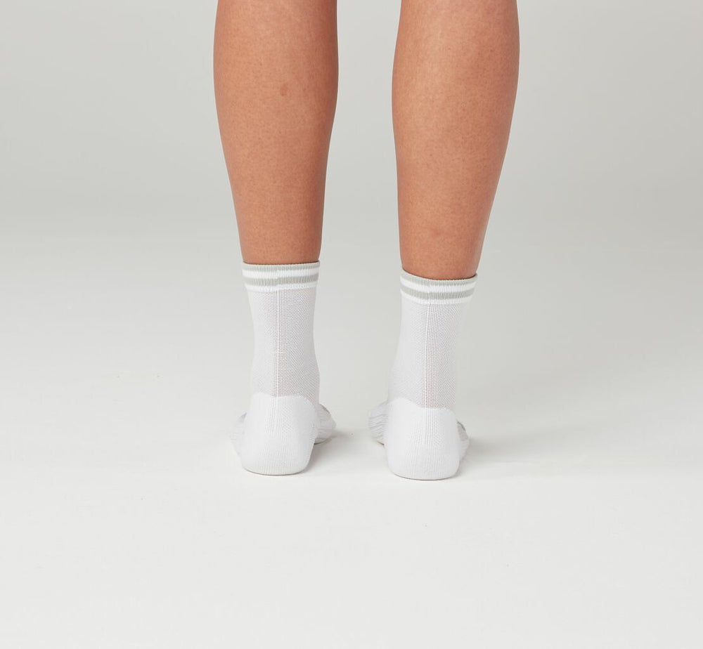 HOKA|All Gender Performance Crew Sock White