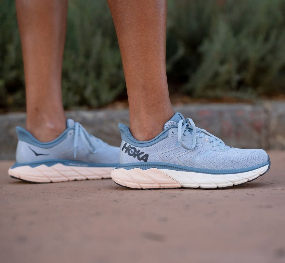 HOKA|Women's Arahi 5 Blue Fog / Provincial Blue