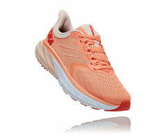 HOKA|Women's Arahi 5 Cantaloupe / Silver Peony