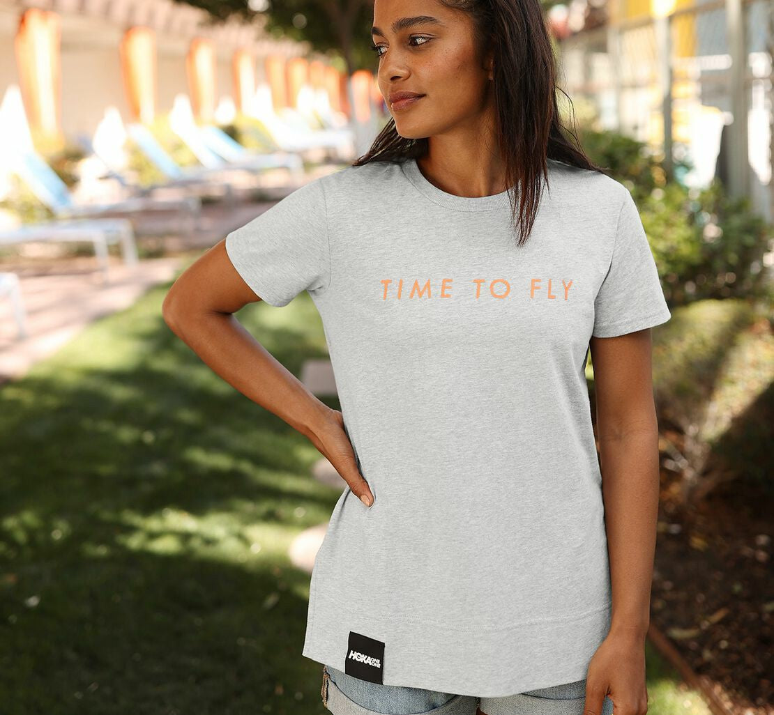 HOKA|Women's Brand Tee Heather Grey / Cantaloupe