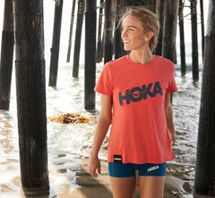 HOKA|Women's Brand Tee Hot Coral