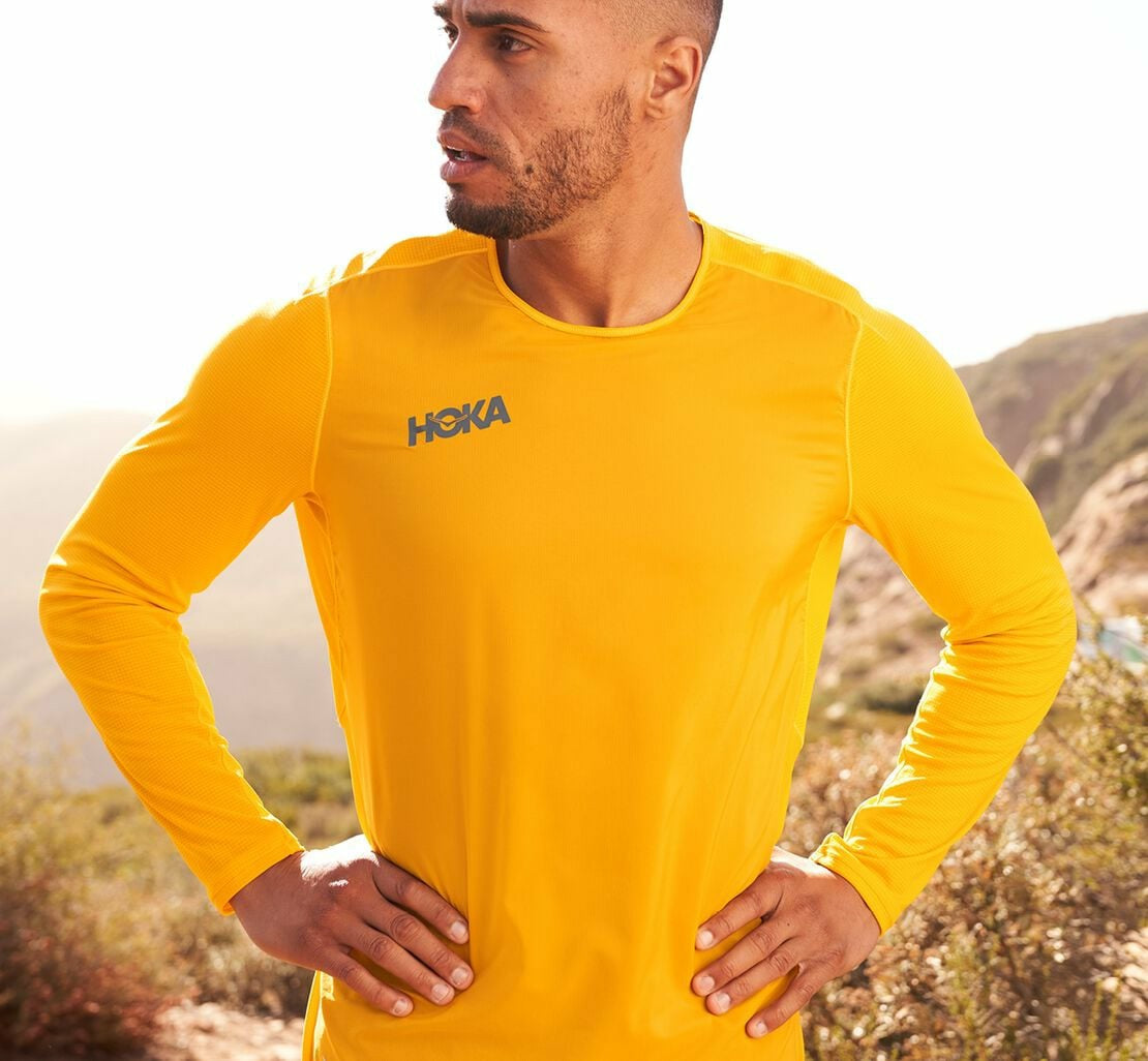 HOKA|Men's Wind Shirt Saffron