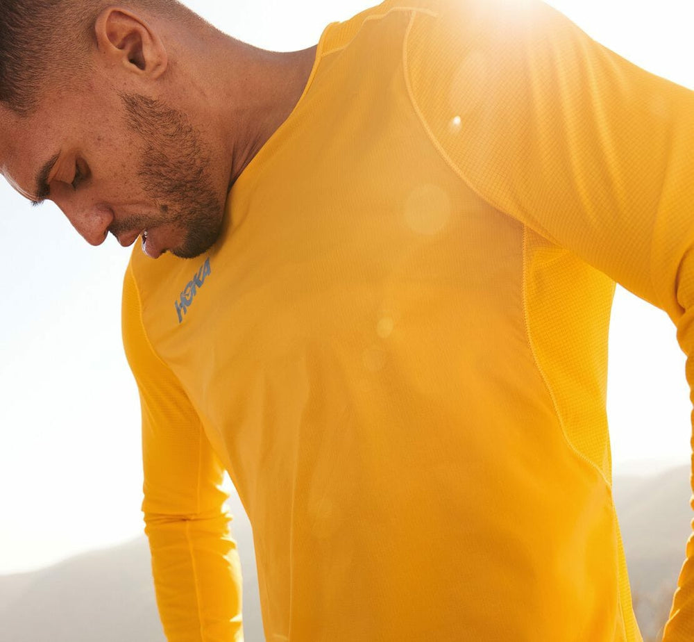 HOKA|Men's Wind Shirt Saffron
