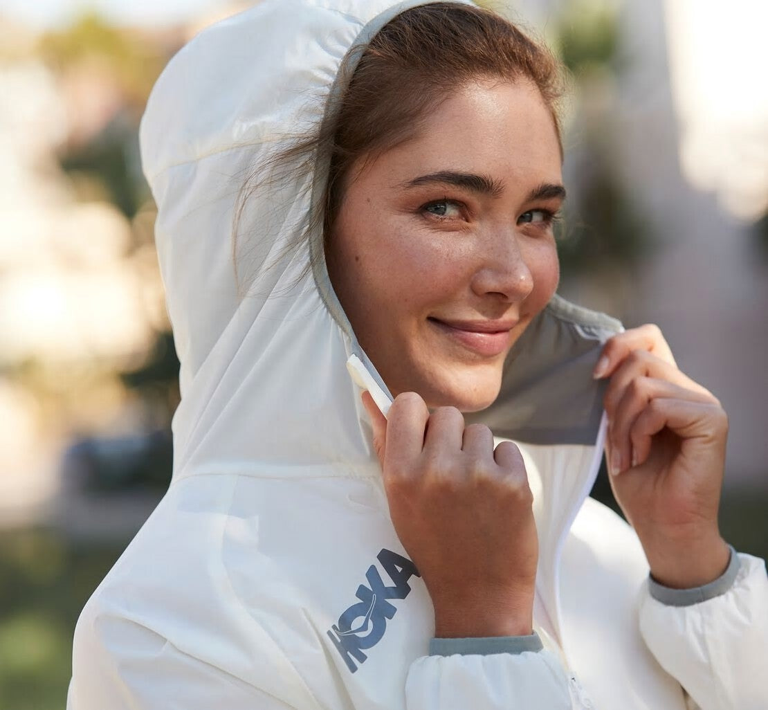 HOKA|Women's Full-Zip Wind Jacket White