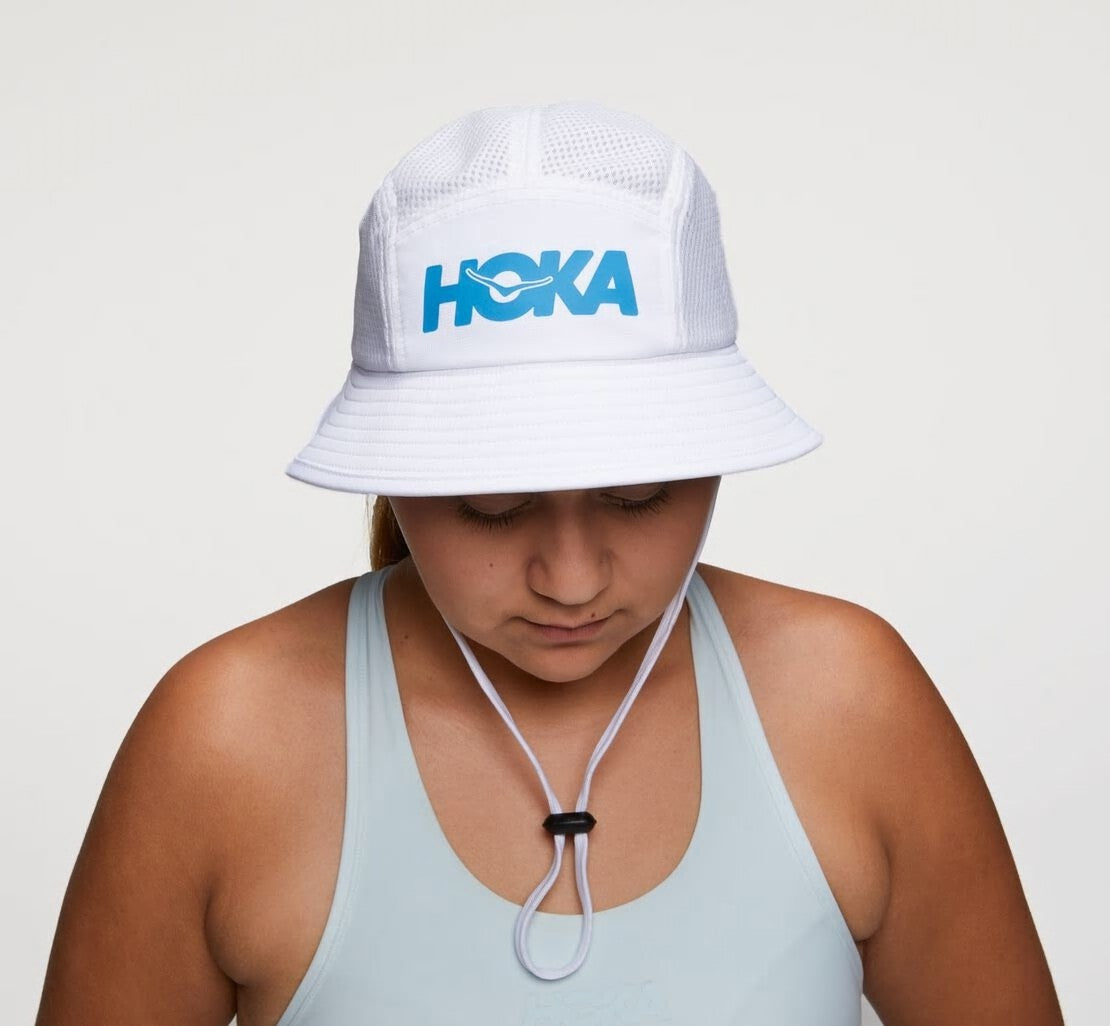 HOKA|All Gender Adventure Hat White / Diva Blue