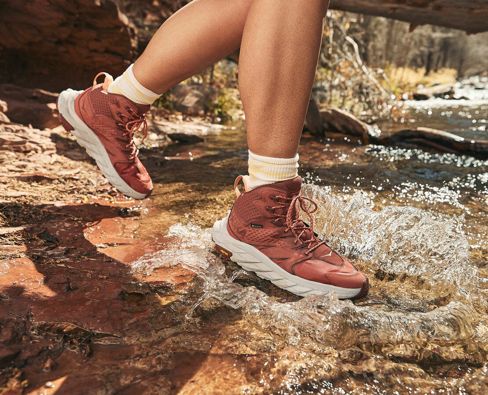 HOKA|Women's Anacapa Mid GORE-TEX Hot Sauce / Cherry Mahogany