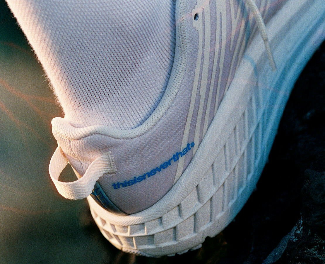 HOKA|All Gender Hoka X Tint Speedgoat 4 Marshmallow / Cyan Blue